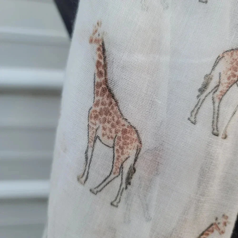 Pashmina Thin Knit Scarf Giraffe Print Brown Beige Lighweight Polyester 72